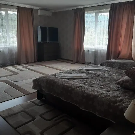 Ashad Hotel Svaliava